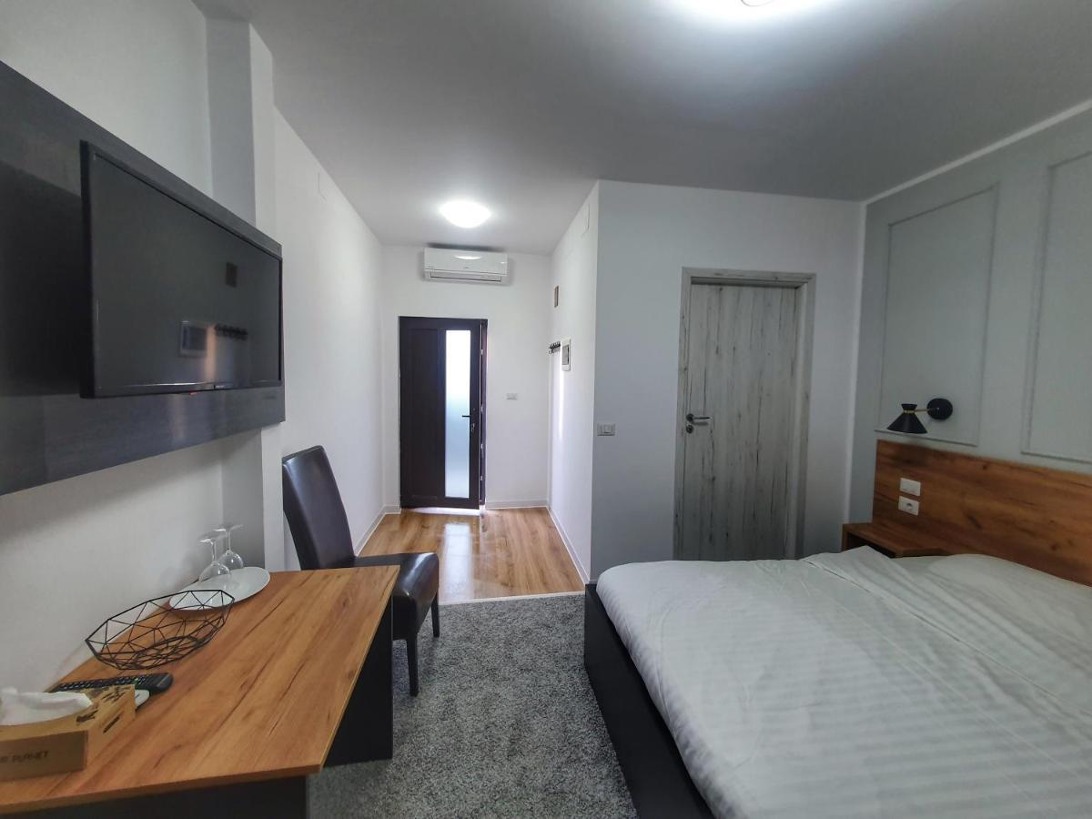 Vily Luxury Rooms Focsani Exterior photo