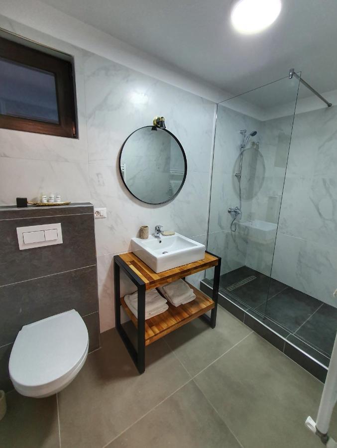Vily Luxury Rooms Focsani Exterior photo