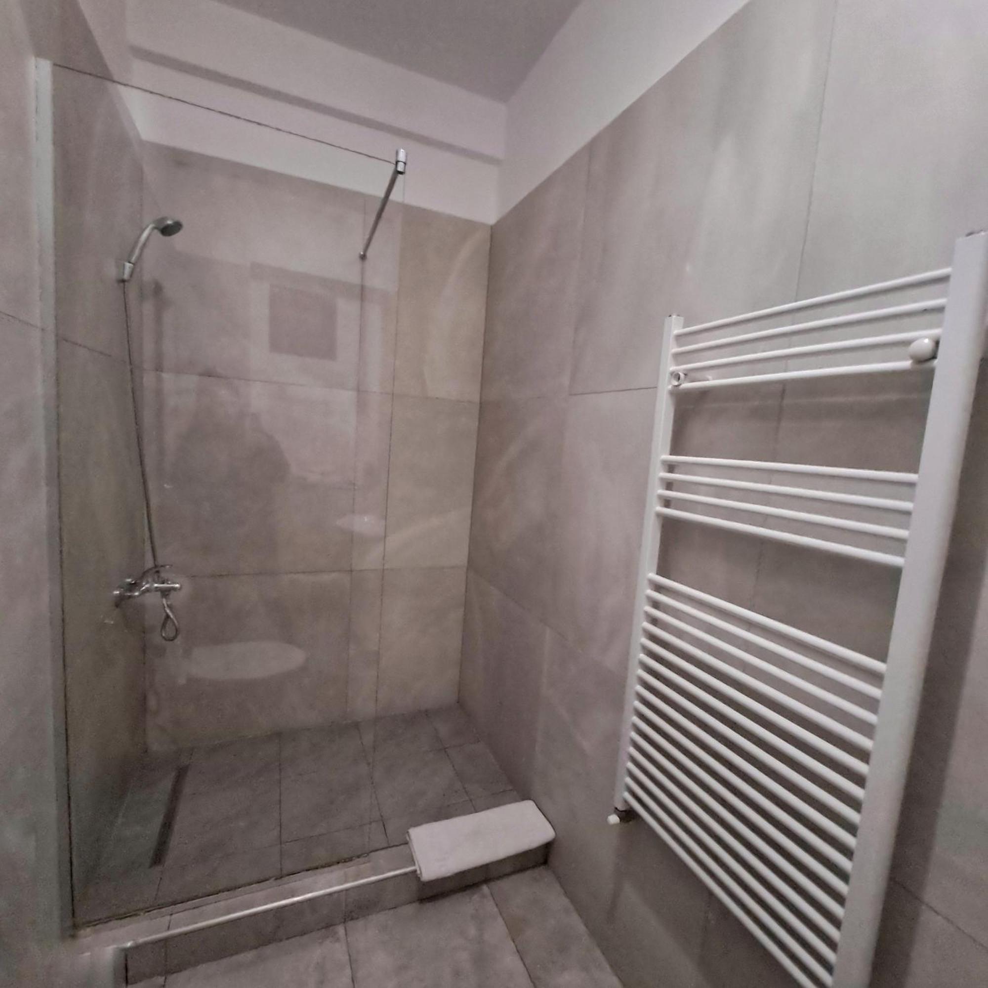 Vily Luxury Rooms Focsani Exterior photo