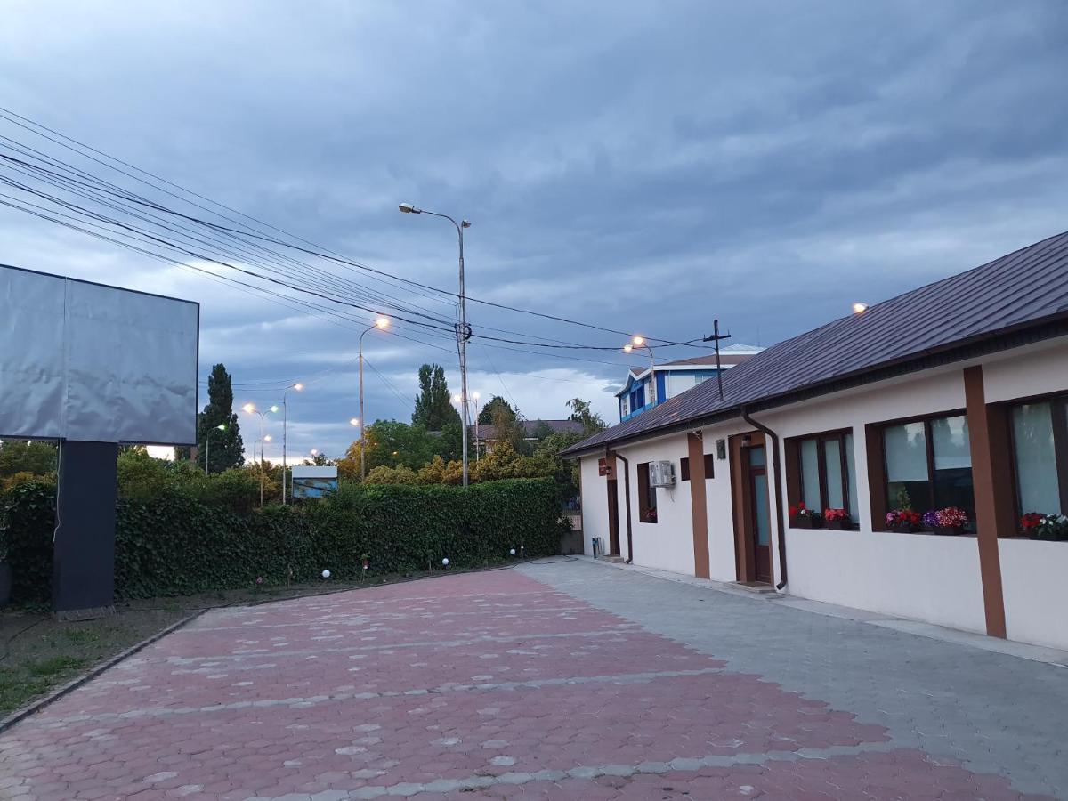Vily Luxury Rooms Focsani Exterior photo